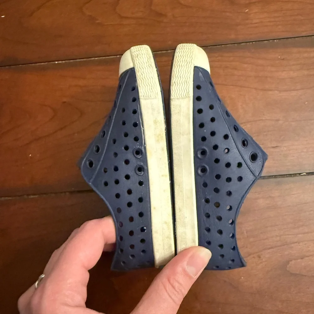 Native Jefferson Blue and White Water Shoes Slip-On‎